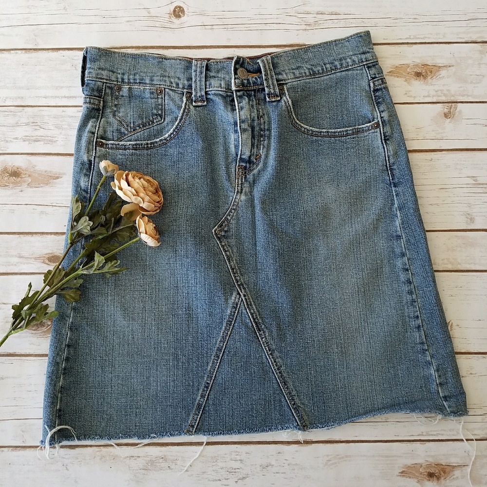 ⚘Levi's Deconstructed Women's Denim Skirt Size 10